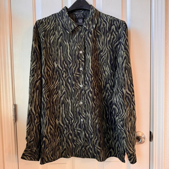 Vintage City Silk Women’s Animal Print 100% Silk Button up Shirt 90s XL Y2K - Picture 8 of 8
